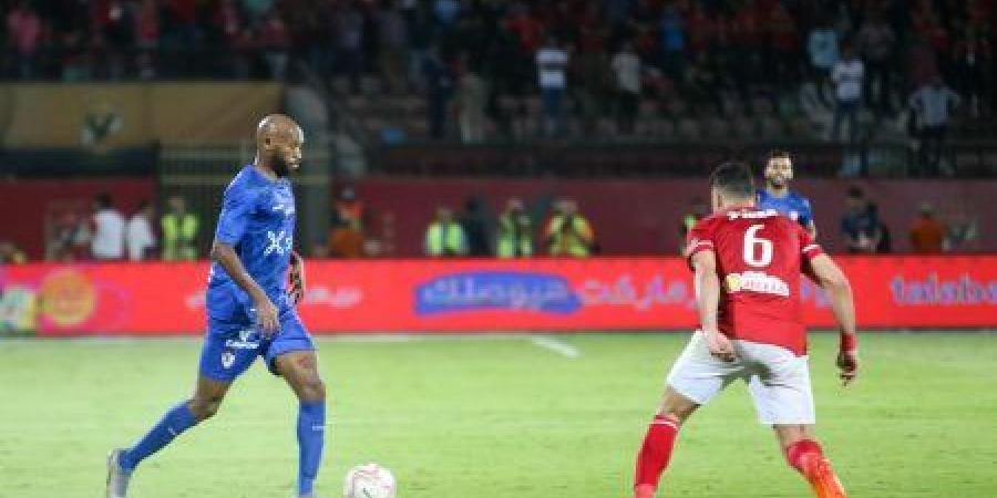 القنوات الناقلة لمباراة الأهلي ضد الزمالك والمعلقين في السوبر المصري - موقع بالجول