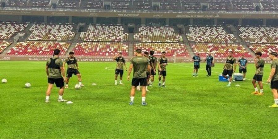 ثنائي إدارة الزمالك يدعم اللاعبين قبل مواجهة الأهلي في السوبر