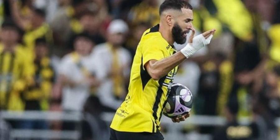 بنزيما يتفاعل مع فوز الاتحاد على الاهلي