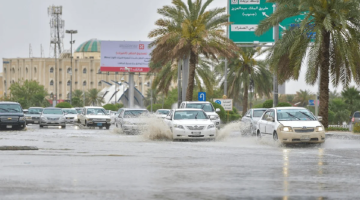 أمطار رعدية وسيول ورياح شديدة.. الأرصاد تنبه من الطقس المضطرب في 5 منطقة بالسعودية