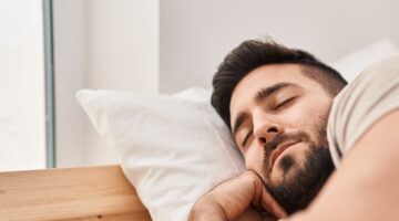 في يوم النوم العالمي.. اضطرابات النوم ترتبط بالأمراض المزمنة