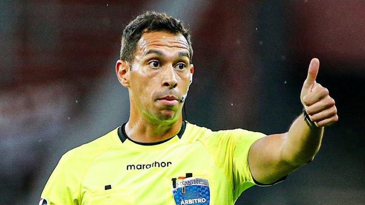 طاقم تحكيم أجنبي لمواجهة النصر والشباب