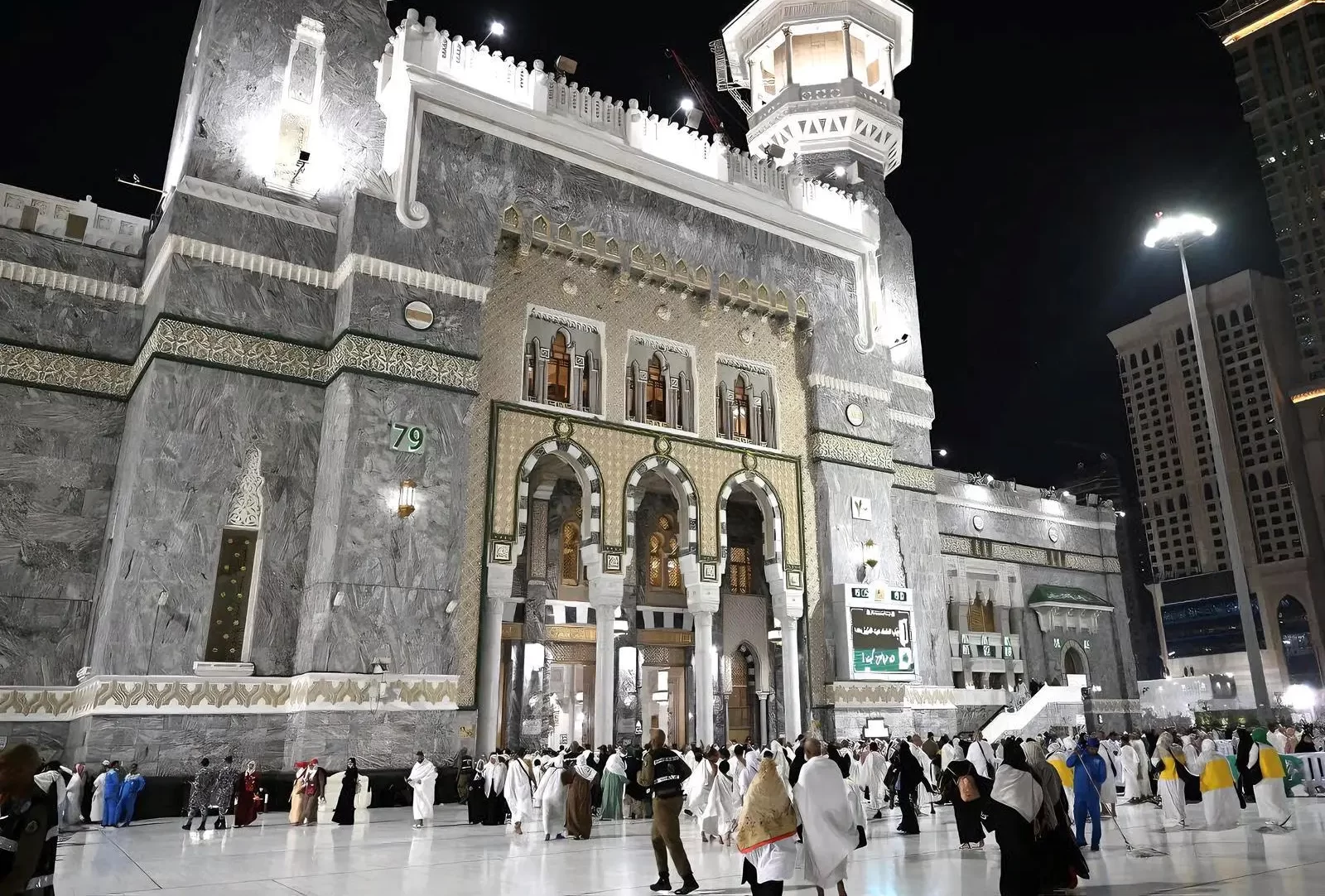 تنظيم الدخول والخروج من أبواب المسجد الحرام خلال ر…