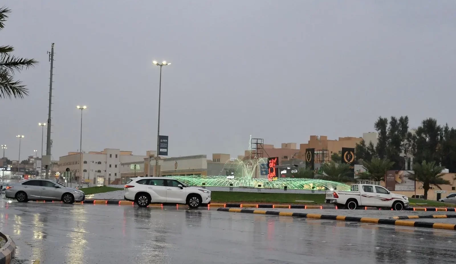 توقعات الطقس اليوم: أمطار رعدية وسيول وبرد على 9 م…