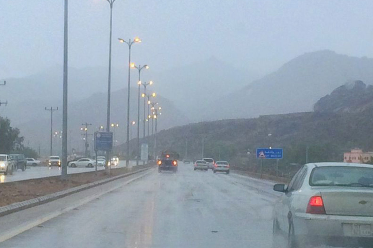 أجواء ماطرة ورياح نشطة تضرب نجران متواصلة حتى المساء