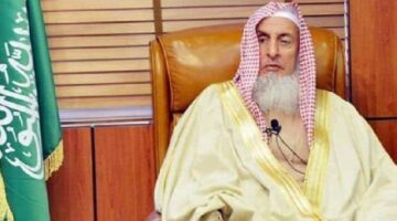 تصوير وبث الصلوات ينافي الإخلاص ويحمل مخاطر شرعية