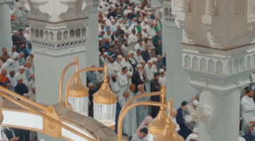 لقطات من صلاة التراويح في المسجد الحرام ليلة 11 رم…