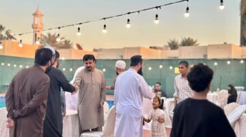 مقيمون باكستانيون يحييون عاداتهم الرمضانية بإفطار جماعي في جدة