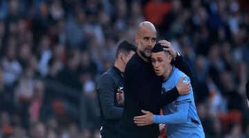 “جدة لاعب يونايتد تعلّق على الإساءات لوالدته: هجمات غير لائقة وآلمت العائلة”  

أو  

“والدة فودين ترد على جماهير مانشستر يونايتد بعد تعرضها للشتائم: ‘تصرف مهين ولا يغتفر'”  

أو  

“بعد الهجوم على والدته… عائلة فودين تندد بتصرفات جماهير يونايتد: ‘جرحنا بشكل عميق'”  

اختر ما يناسب سياق مقالك. كل العناوات تحافظ على الفكرة الأساسية مع صياغة إعلامية جذابة ومهذبة.