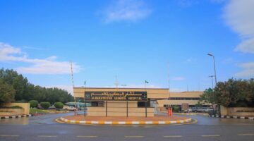 مستشفى البكيرية يحقق نجاحًا باهرًا في عملية استئصال مرارة لسيدة تعاني من تكيسات وراثية
