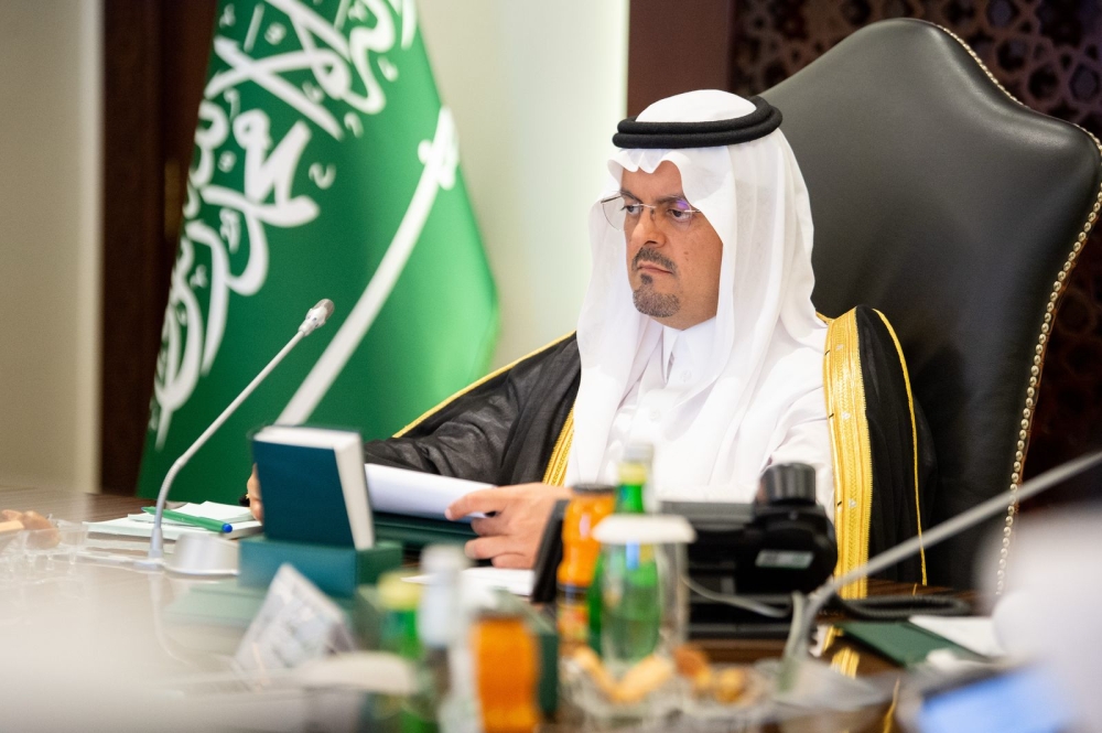 لجنة الحج تُقيّم استعدادات المشاعر المقدسة ومبادرات التبريد والتخضير