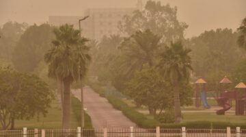 عوالق ترابية تلف أجزاء من الرياض مع طقس الصباح الباكر.