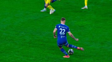 سافيتش يُطرد بعد تصرف غير لائق في مواجهة الهلال والخليج ـ تفاصيل عاجلة