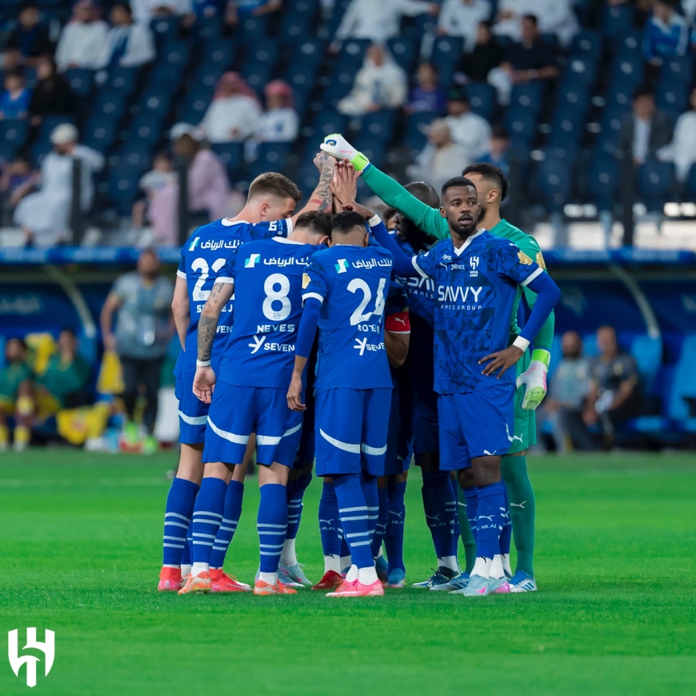 الهلال يتألق بثلاثية قوية في مواجهة الخليج