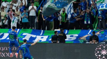 الفوز الكاسح للفتح يعيد إشعال المنافسة على لقب الدوري بثنائية في مرمى الاتحاد