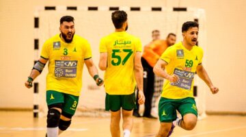 الخليج يتوج بلقب كأس السوبر السعودي الإماراتي لكرة اليد بعد فوز مثير على شباب أهلي دبي