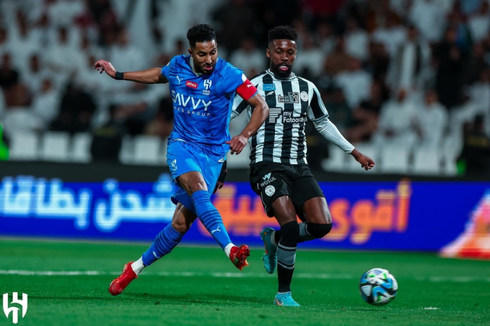 بدء بيع تذاكر مباراة الهلال والشباب: تفاصيل الحضور والاستعدادات