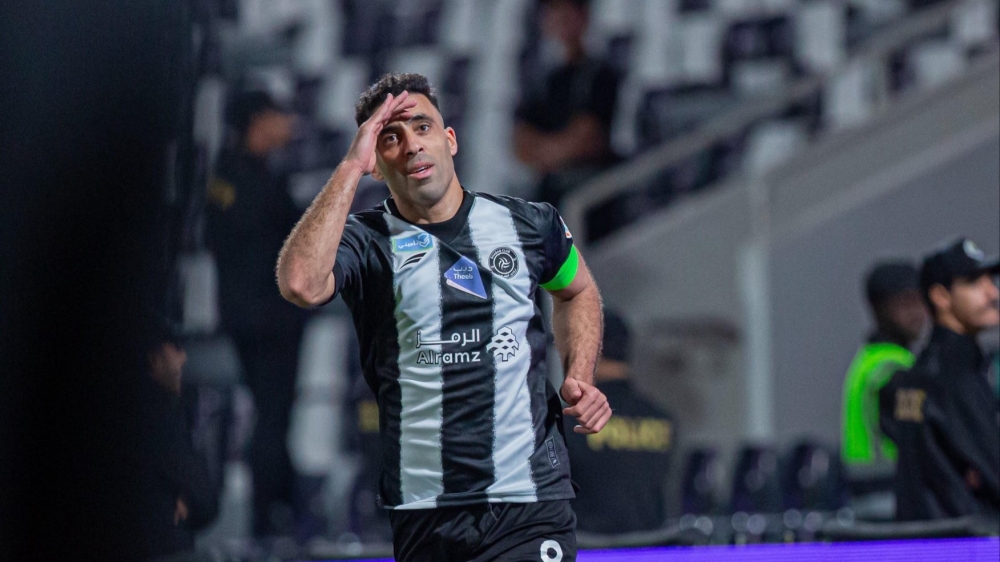 <p><strong>حمدالله في مواجهات الهلال: 14 هزيمة ومساهمة في 15 هدفًا</strong> </p>
<p>(سيتم إضافة المحتوى والأكواد لاحقًا حسب المطلوب في المقال)</p>