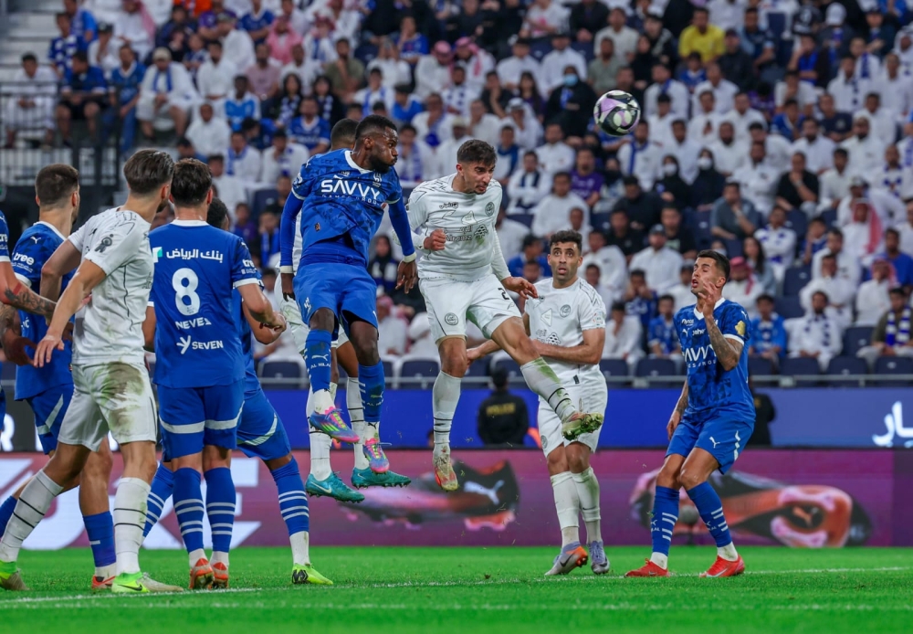 <p><strong>الهلال يتعثر أمام مقاومة الشباب في مباراة مثيرة بالدوري السعودي</strong> </p>
<p>أو </p>
<p><strong>تعادل الهلال والشباب في لقاء مشحون يثير دهشة الجماهير</strong> </p>
<p>أو </p>
<p><strong>الشباب يقف عائقًا أمام الهلال في تعادل ملتهب بدوري روشن</strong> </p>
<p>ستتم إضافة التفاصيل والأكواد والتعليمات لاحقًا عند كتابة المقال نفسه.</p>