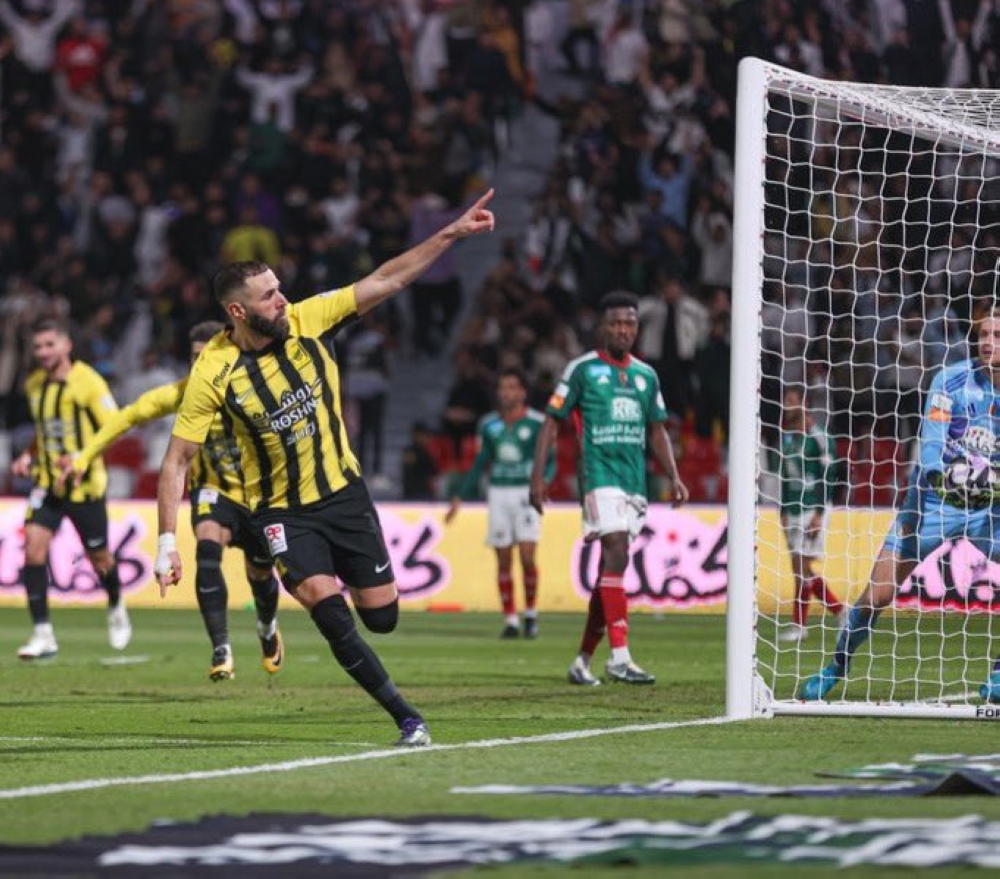 كريم بنزيما يتفوق على رونالدو ويصبح الأكثر إسهامًا في تاريخ روشن