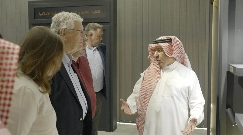 وفد رسل السلام يقوم بزيارة ميدانية لمكتبة الملك عبدالعزيز العامة