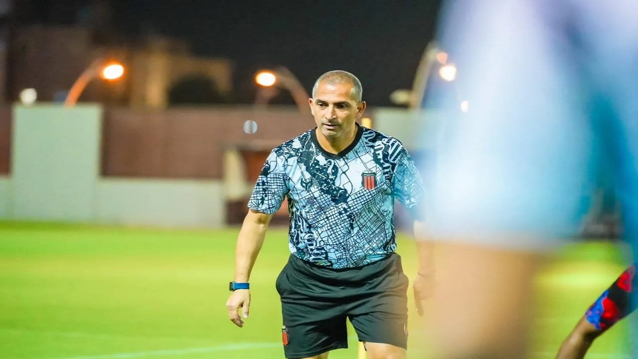 الرياض على وشك إقالة مدربه بعد تراجع الأداء والنتائج