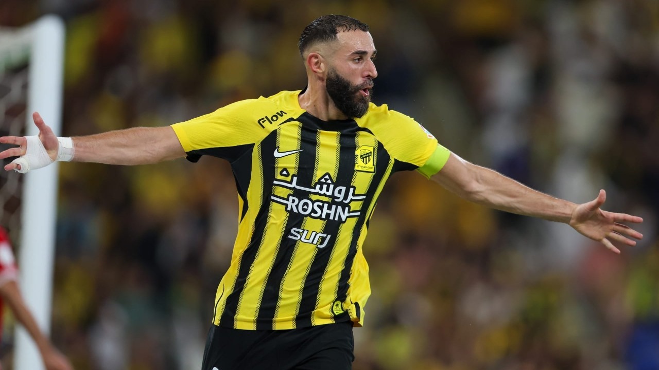 بنزيما يواصل برنامجه العلاجي بهدف التعافي الكامل.
