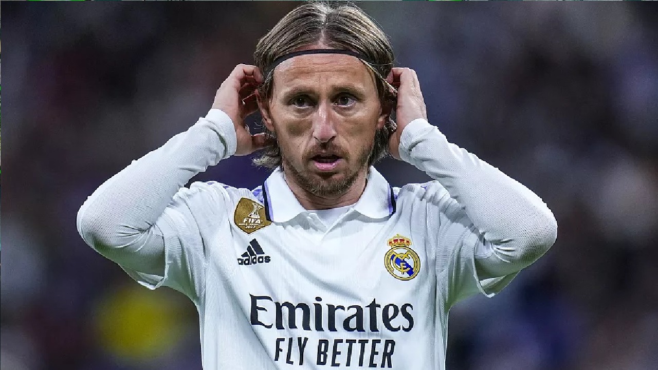 مودريتش يخطو نحو عالم الاستثمار الرياضي من خلال نادي سوانزي سيتي