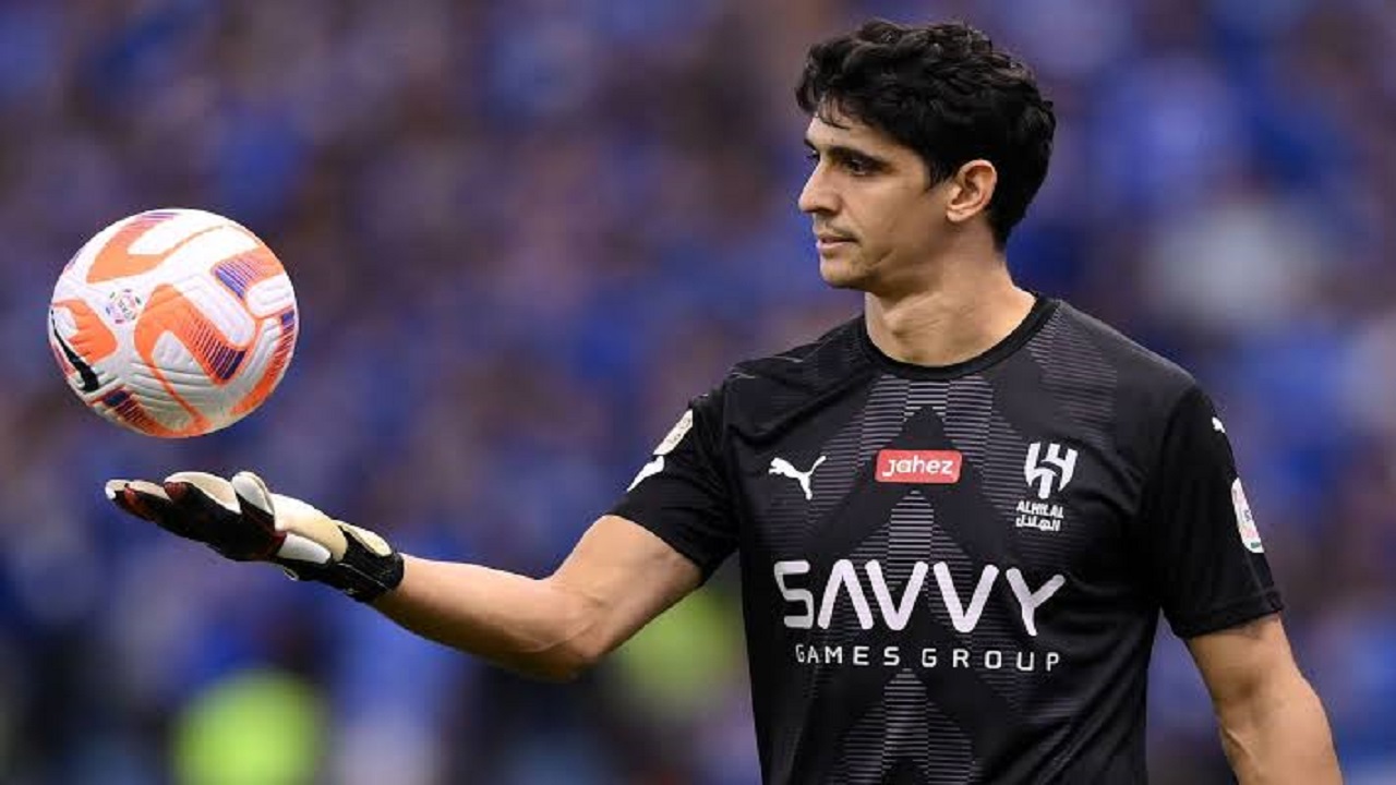 الهلال يتطلع إلى تجديد عقده مع حارس المرمى بونو