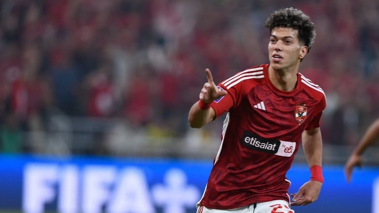 لاعب الأهلي المصري يتعرض لعقوبة جديدة مفاجئة