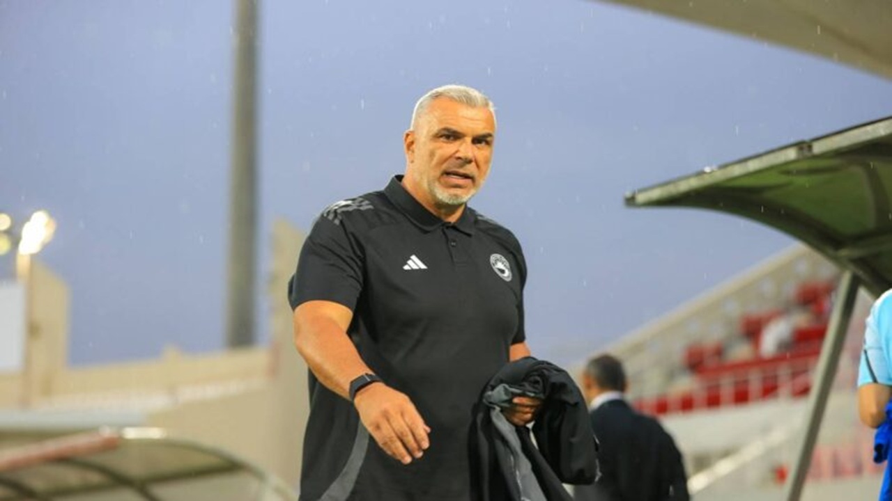 الاتحاد الإماراتي يختار كوزمين أولاريو لقيادة المنتخب الوطني في مهمته القادمة لمدّة عامين