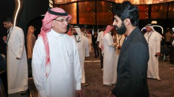 الحارثي يعقد لقاءًا مع أبرز صناع السينما خلال فعاليات المهرجان