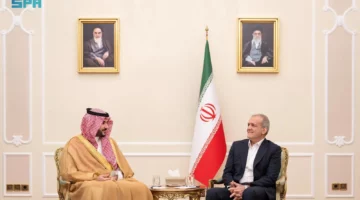 خالد بن سلمان يناقش التطورات الإقليمية ويعزز العلاقات الثنائية
