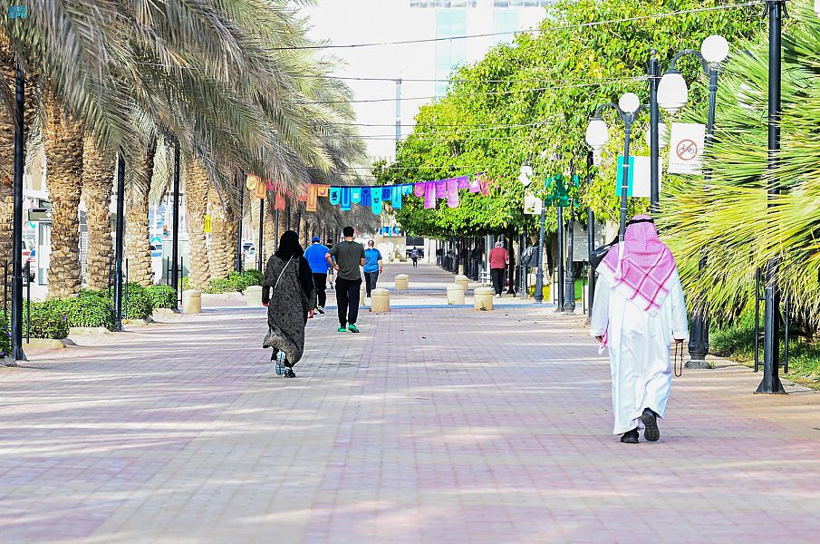 ستة فوائد صحية مذهلة للمشي نصف ساعة يوميًا