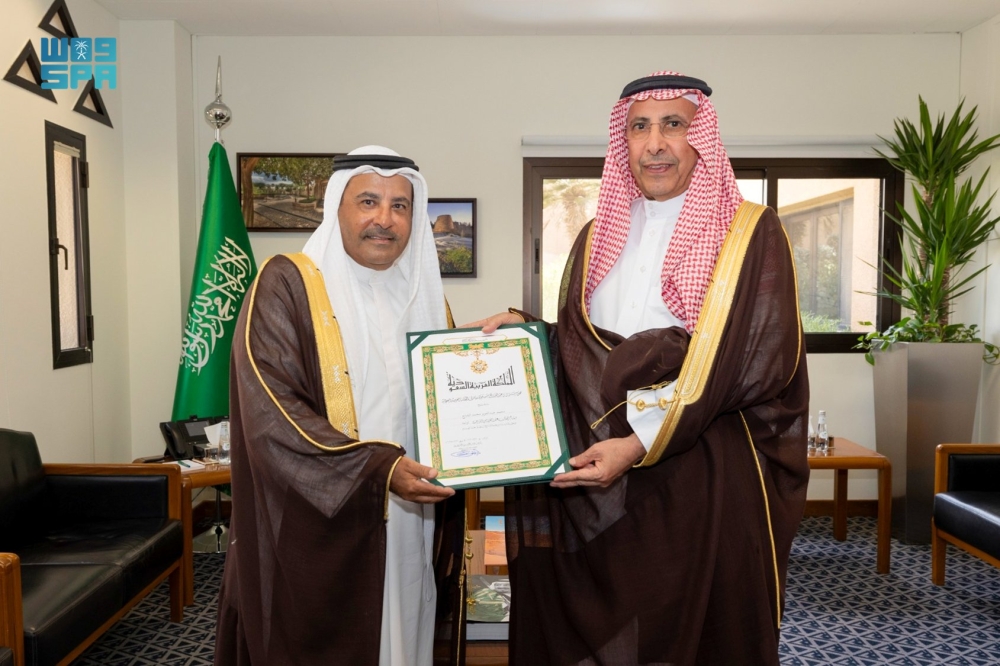 تكريمًا بإرادة ملكية.. الفوزان والشايع يتسلمان وسام الملك عبدالعزيز من الدرجة الرابعة