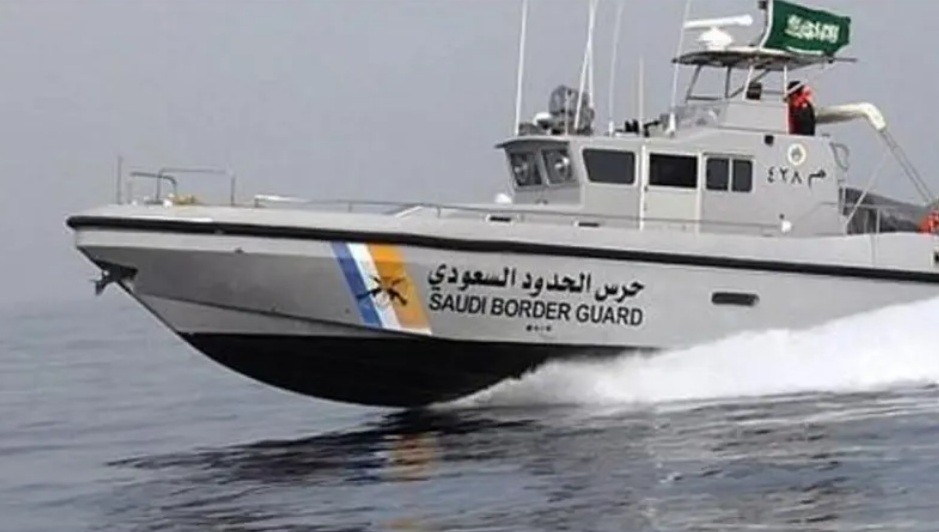 حرس الحدود ينقذ 3 مواطنين من خطر الغرق خلال نشاط ترفيهي