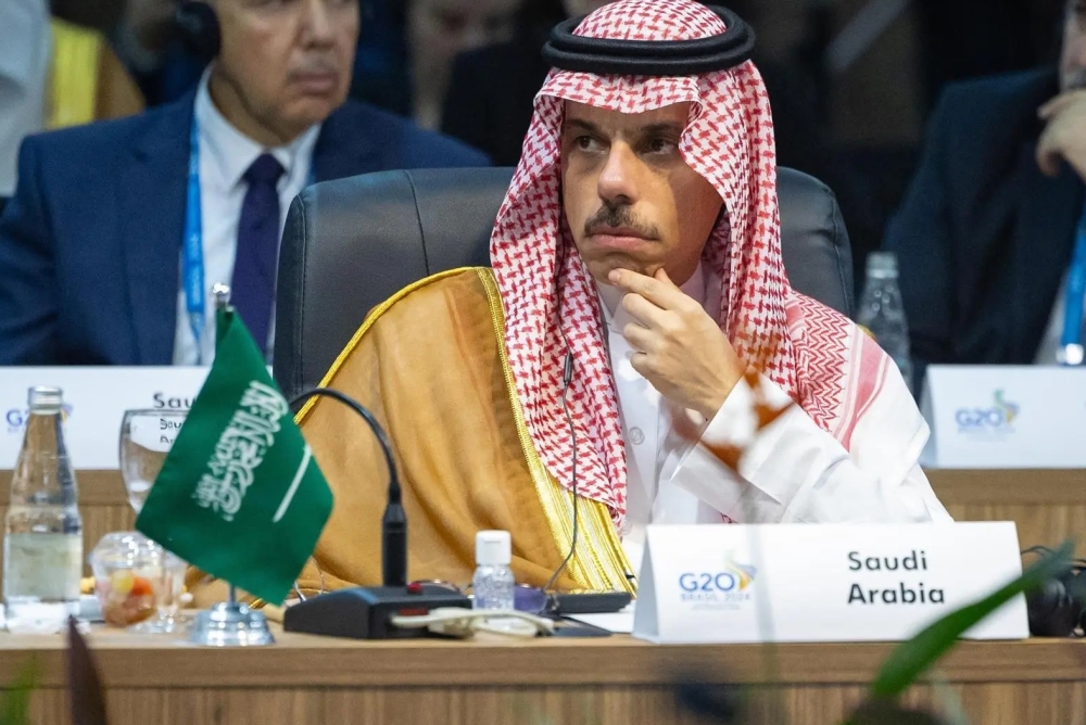 وزير الخارجية يناقش العلاقات الثنائية هاتفيًا مع نظيره السوري