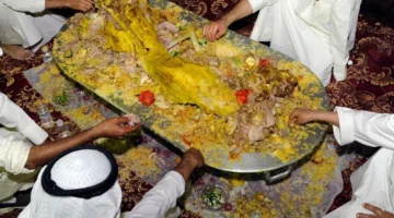 خطباء المساجد يوجهون تحذيرات شديدة من مخاطر الإسراف والتبذير في الأنفاق والموارد